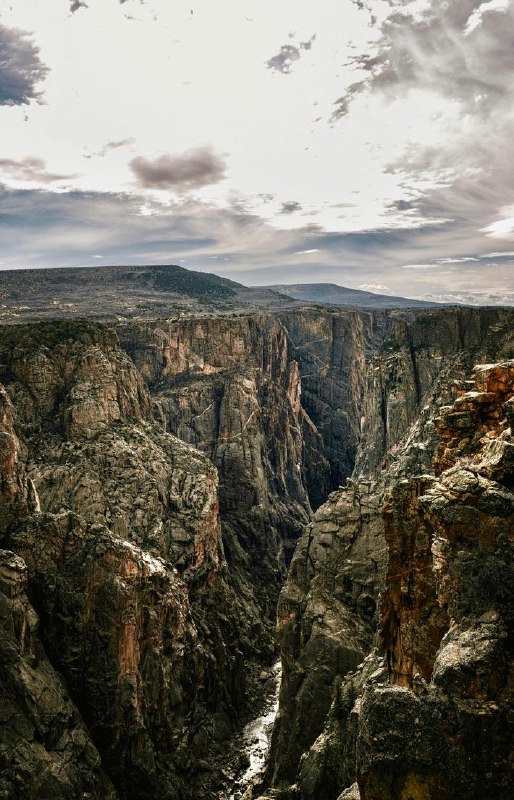 📍Black Canyon of the Gunnison National Park, CO. Beautiful forest and I cannot believe the dilapidated Kia rental could even pull through Rocky Mountains without a single tire change/chaining in snowy weathers, and proper wind shield fluid refill (we used drinking water instead 💀) for 3km+ in altitude climbing, but glad it pulled through! #life📍Black Canyon of the Gunnison National Park, CO. Beautiful forest and I cannot believe the dilapidated Kia rental could even pull through Rocky Mountains without a single tire change/chaining in snowy weathers, and proper wind shield fluid refill (we used drinking water instead 💀) for 3km+ in altitude climbing, but glad it pulled through! #life