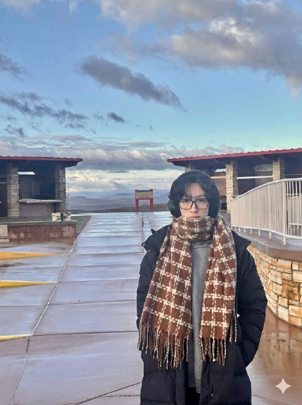 📍Four Corners Monument, AZ, 4 states/4 different juristiction all at once! Sounds like a great place to dump bodies.Fun fact