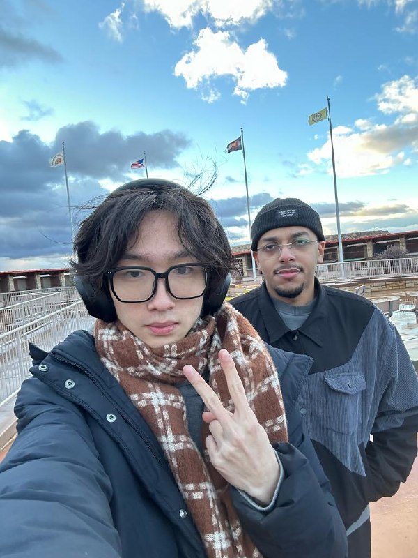 📍Four Corners Monument, AZ, 4 states/4 different juristiction all at once! Sounds like a great place to dump bodies.Fun fact