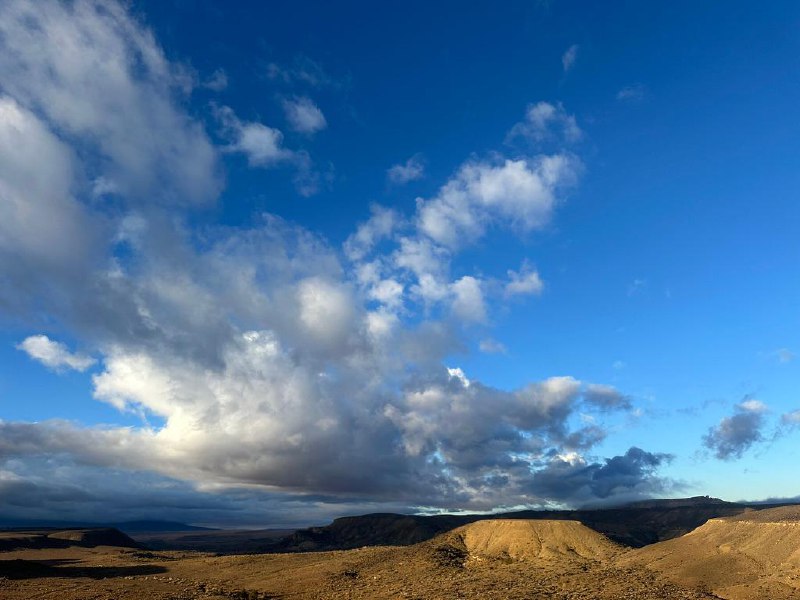 📍Four Corners Monument, AZ, 4 states/4 different juristiction all at once! Sounds like a great place to dump bodies.Fun fact